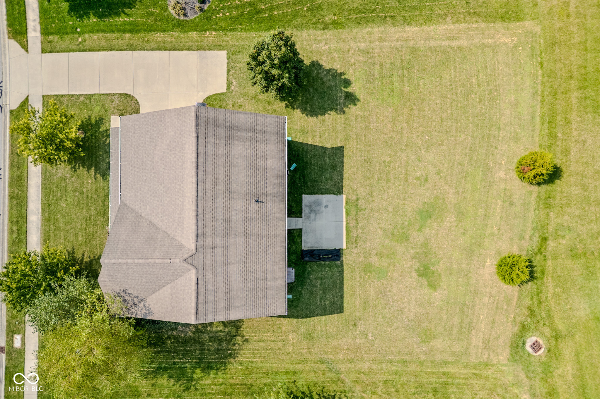 7048 Stoney Ridge Drive Columbus, IN 47201 - Photo 6 of 52 Gallery Image 6