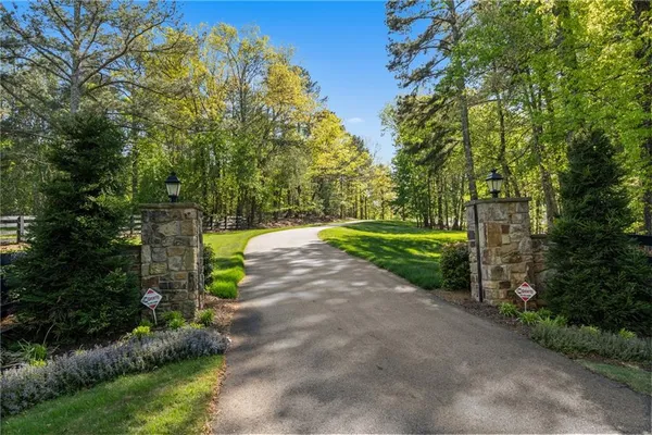 $3,500,000 | 16200 Henderson Road, Milton, GA 30004