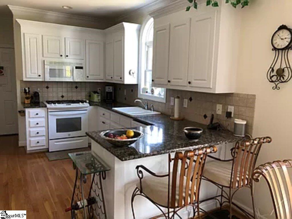 114 West Spindletree Way Greer, SC 29650 - Photo 8 of 19 Gallery Image 8