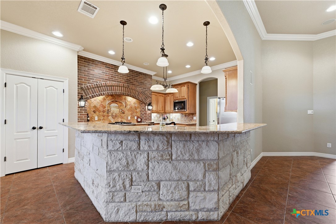 8006 Ridgeway Court Nolanville, TX 76559 - Photo 11 of 43 Breakfast Bar