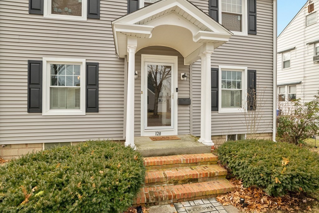 128 Shawmut Street Springfield, MA 01108 - Photo 4 of 39