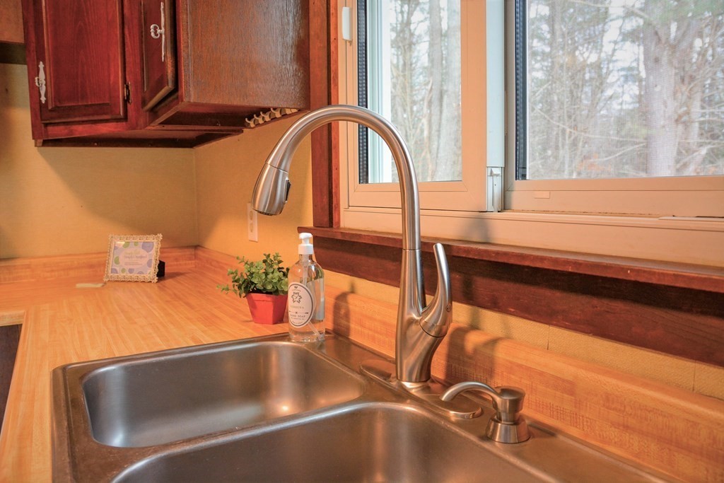 144 Partridgeville Road Templeton, MA 01468 - Photo 4 of 33