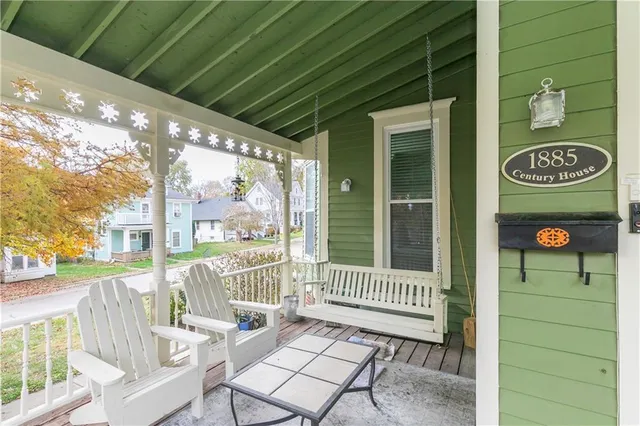 $358,900 | 402 North Leonard Street, Liberty, MO 64068