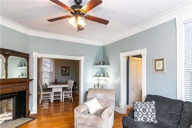 $358,900 | 402 North Leonard Street, Liberty, MO 64068