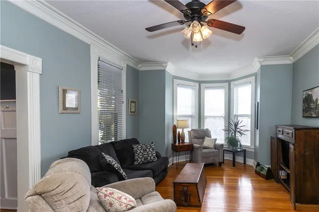 $358,900 | 402 North Leonard Street, Liberty, MO 64068