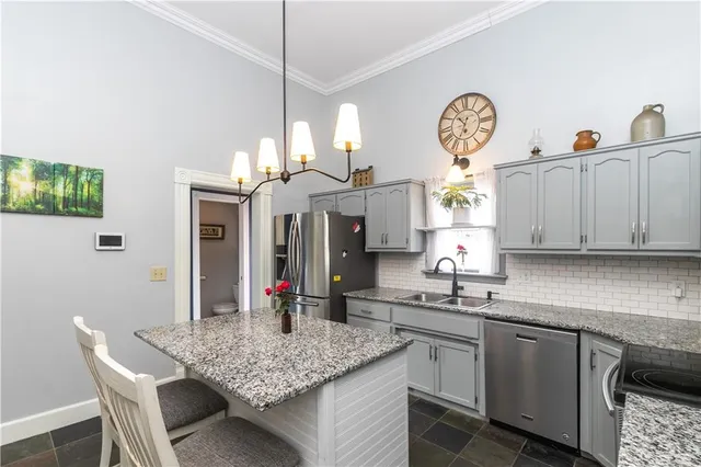 $358,900 | 402 North Leonard Street, Liberty, MO 64068