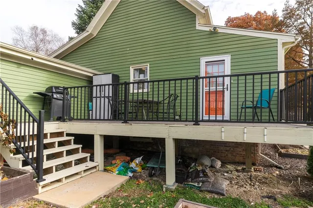 $358,900 | 402 North Leonard Street, Liberty, MO 64068