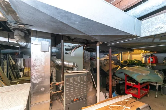 $358,900 | 402 North Leonard Street, Liberty, MO 64068