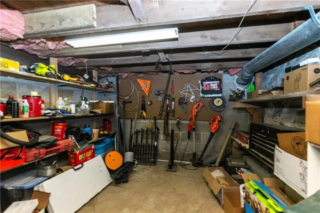 $358,900 | 402 North Leonard Street, Liberty, MO 64068