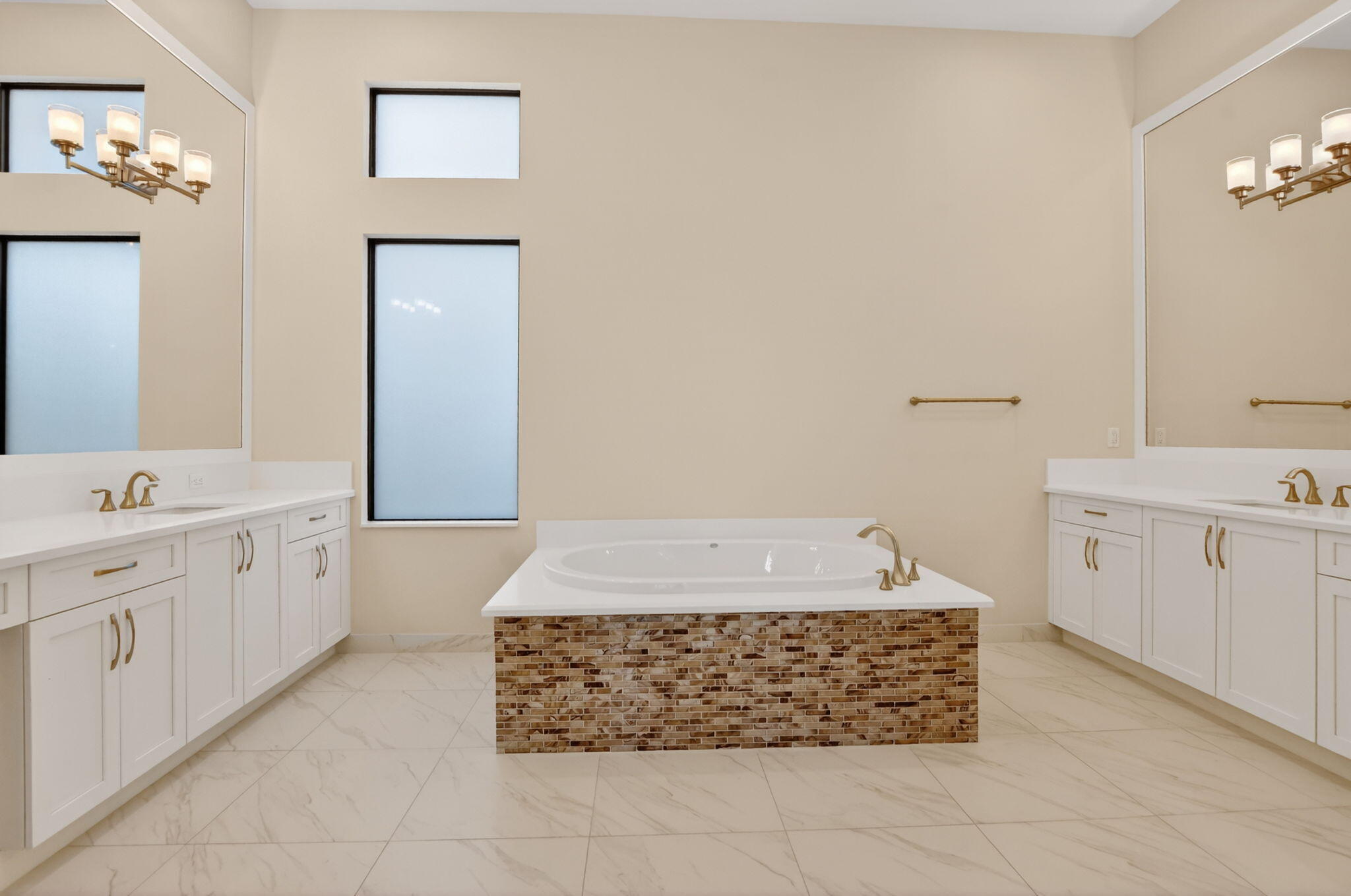 9168 Benedetta Place Boca Raton, FL 33496 - Photo 18 of 34 Primary Bathroom