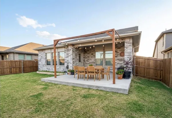 $2,900 | 4016 De Berry Lane, Royse City, TX 75189