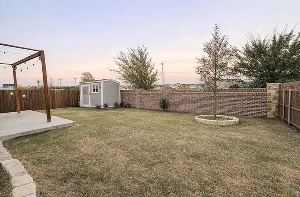 $2,900 | 4016 De Berry Lane, Royse City, TX 75189