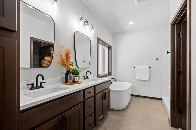 $459,000 | 3710 East Callalilly Lane, Appleton, WI 54913