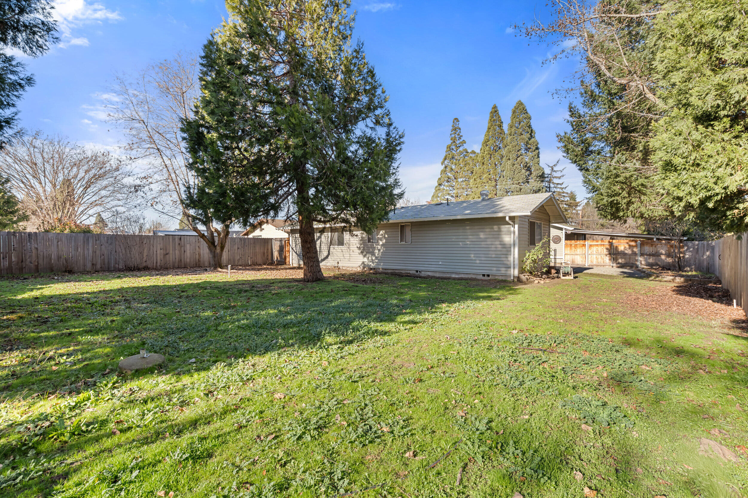 2021 Taylor Road Central Point, OR 97502 - Photo 25 of 27 23_2021-taylor-rd (jenna barnes)-22