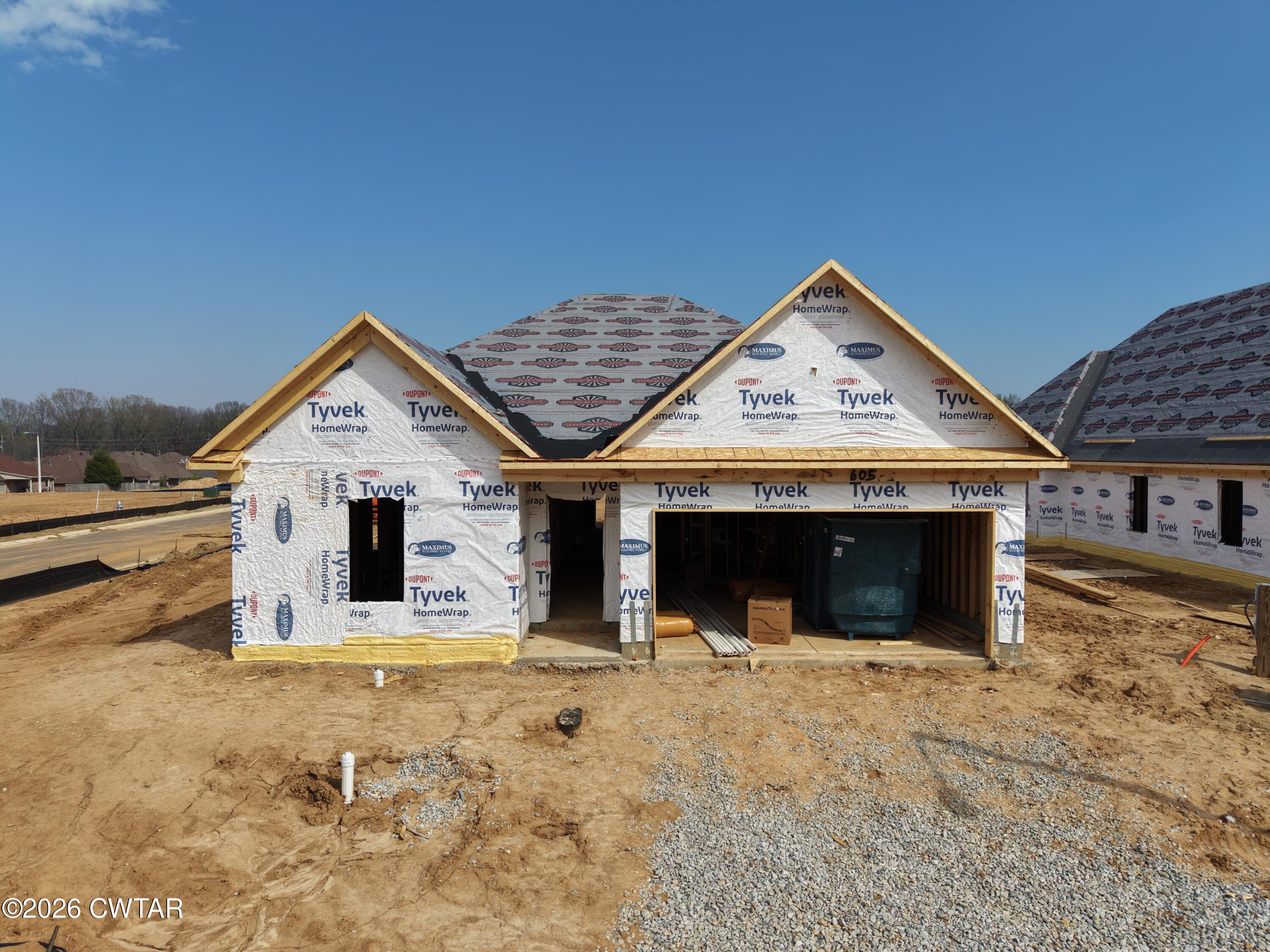 6 Cecellia Cove Jackson, TN 38305 - Photo 5 of 11 a view of a house with wooden fence