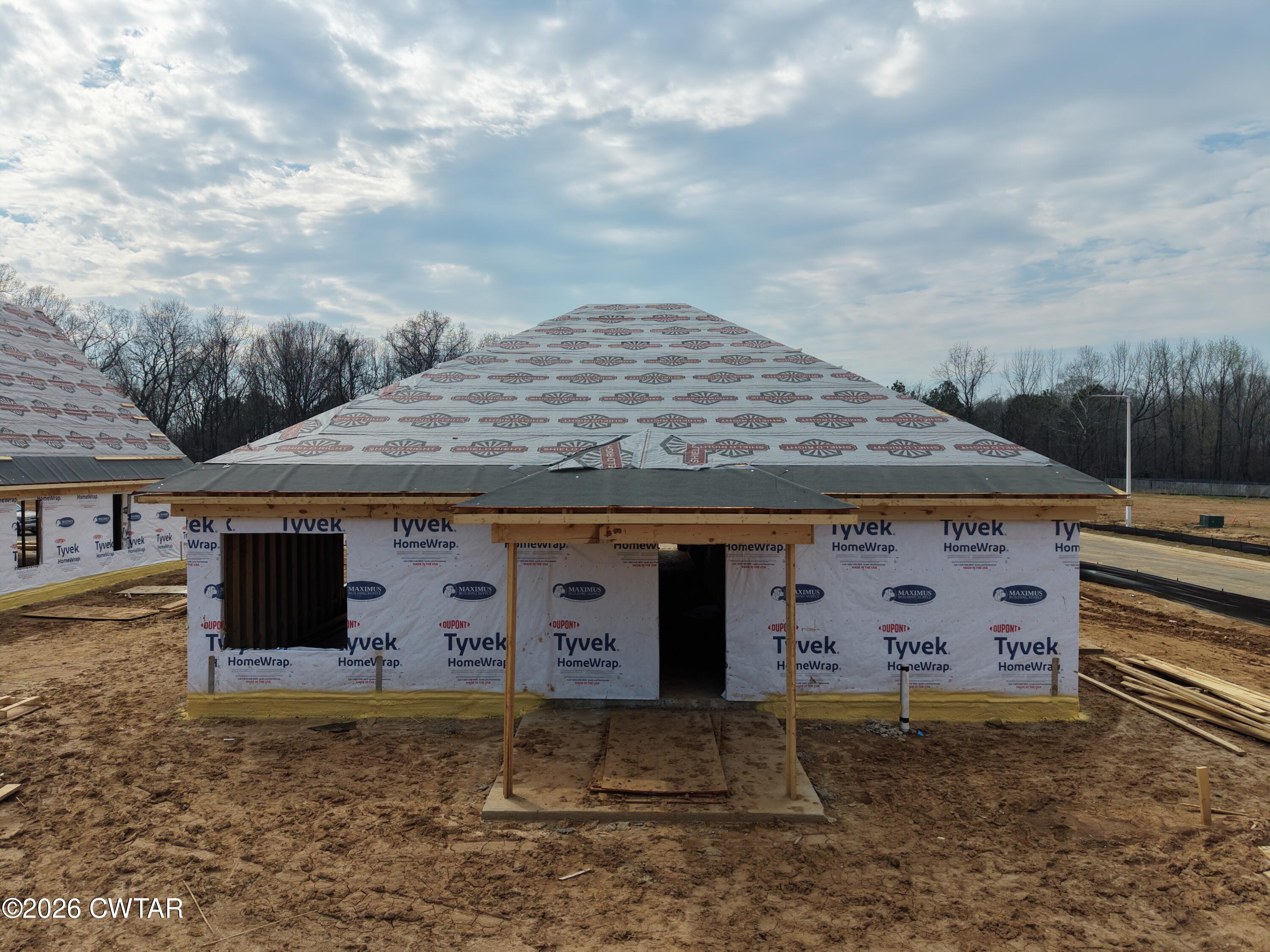 6 Cecellia Cove Jackson, TN 38305 - Photo 8 of 11 a view of a house with a space