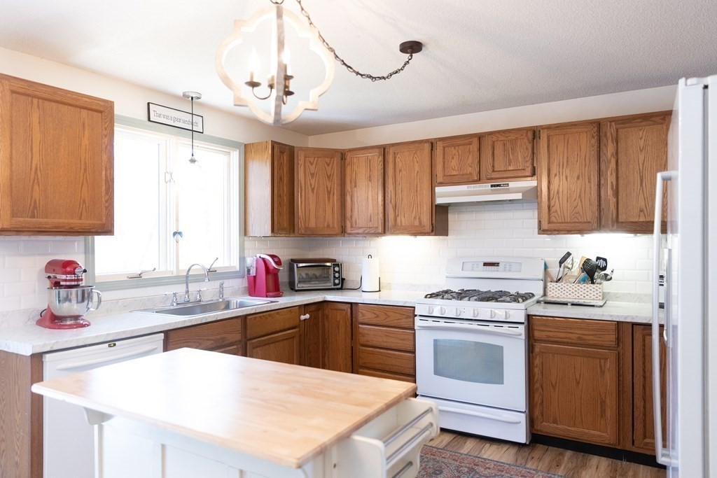 40 Ware Road, Unit 13 Belchertown, MA 01007 - Photo 10 of 33 Gallery Image 10