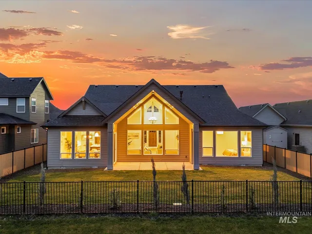 $962,514 | 6900 Saddle Bred Way, Star, ID 83669