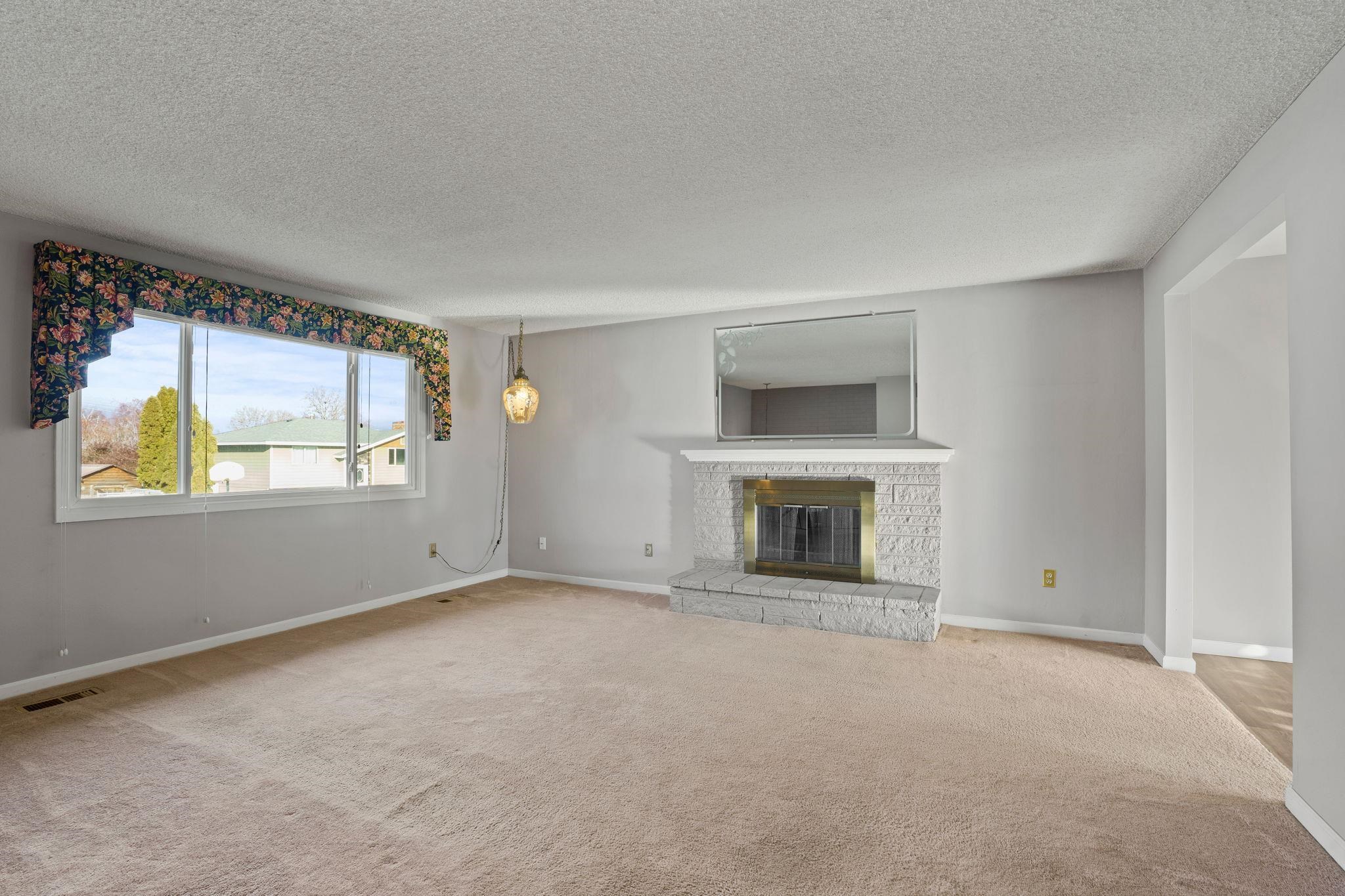 18924 East Riverside Avenue Greenacres, WA 99016 - Photo 5 of 39 Gallery Image 5