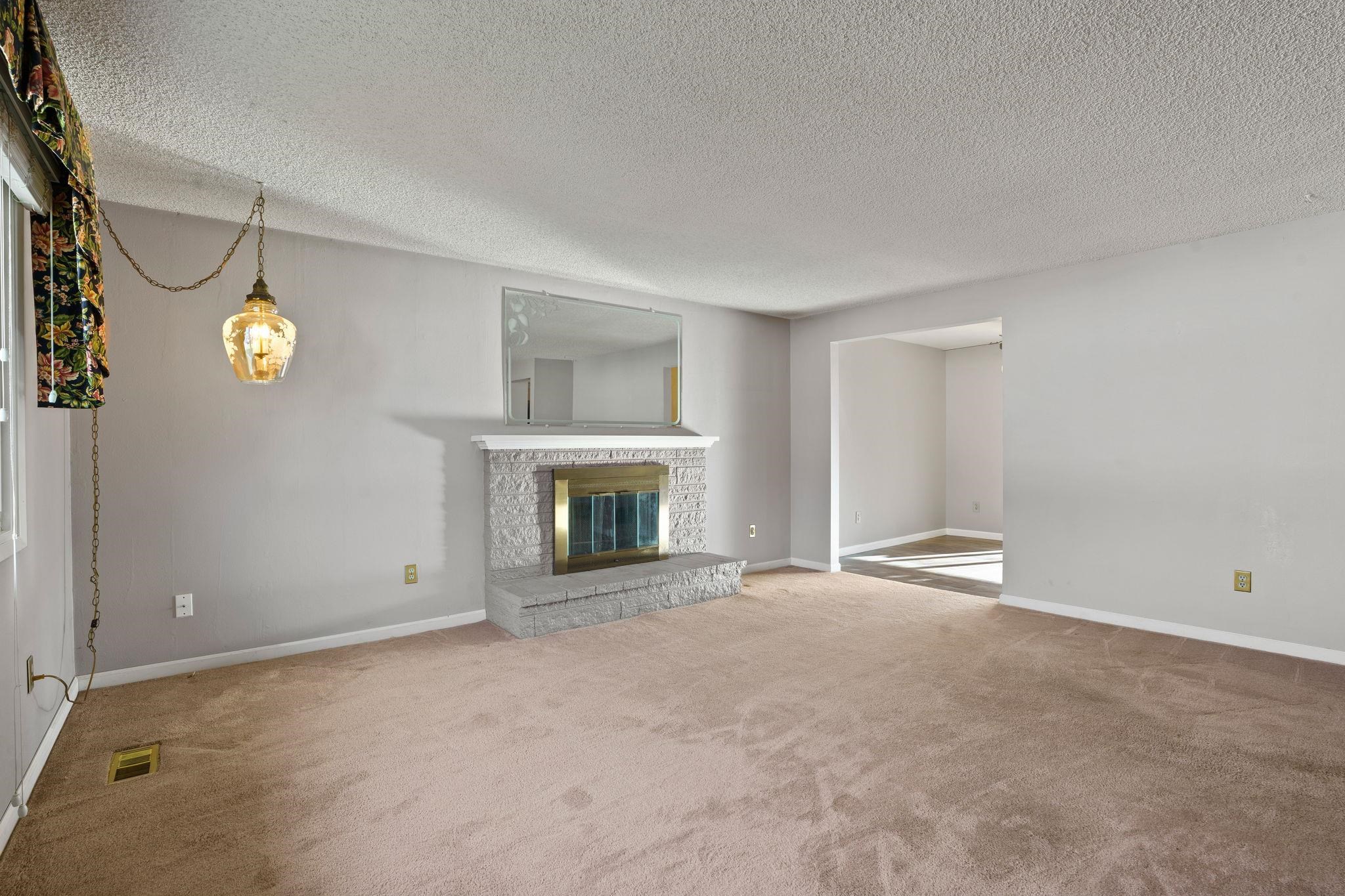 18924 East Riverside Avenue Greenacres, WA 99016 - Photo 6 of 39 Gallery Image 6