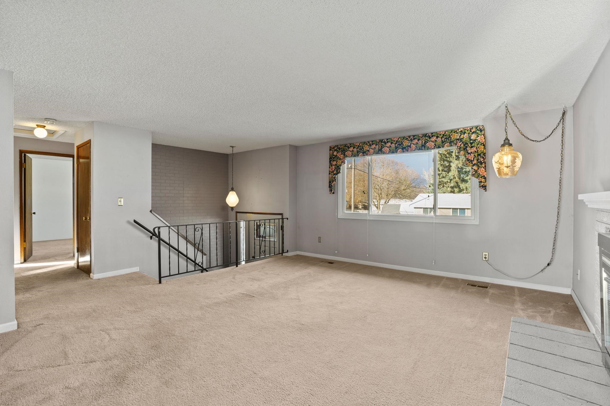 18924 East Riverside Avenue Greenacres, WA 99016 - Photo 7 of 39 Gallery Image 7