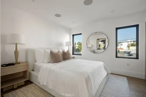 $4,595,000 | 518 Poinsettia Avenue, Corona del Mar, CA 92625