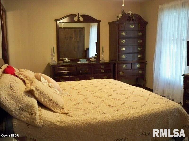 309 Gateway Road Marion, IL 62959 - Photo 5 of 9 Gallery Image 5