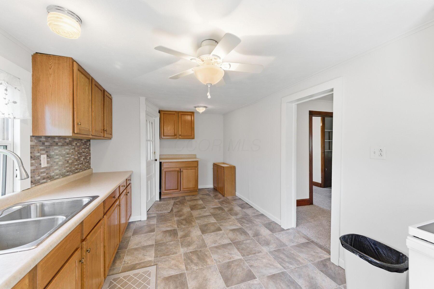2113 Smeltzer Road Marion, OH 43302 - Photo 15 of 29 Kitchen