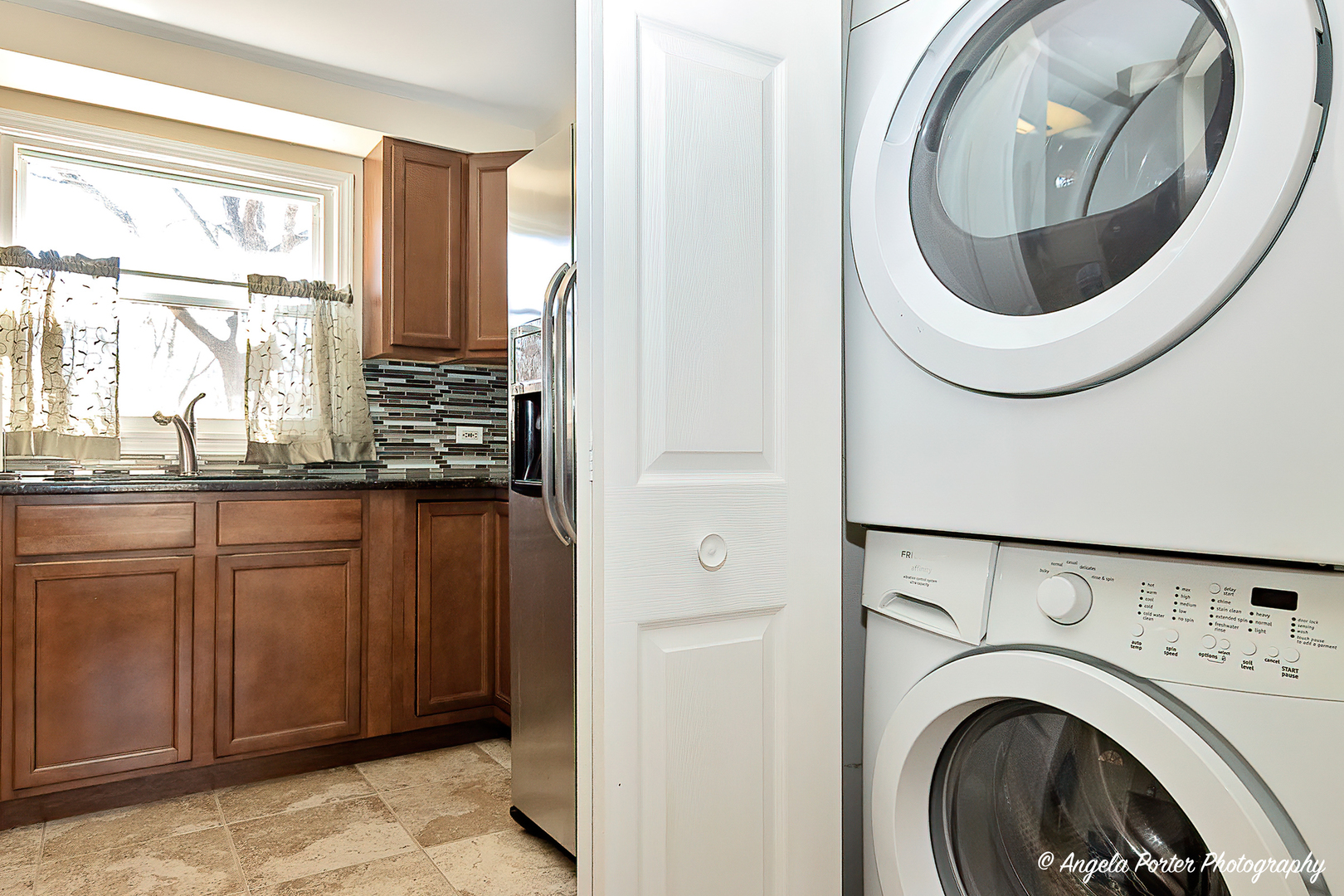 37830 North Watts Avenue Spring Grove, IL 60081 - Photo 12 of 20 a close view of utility room with washer and dryer