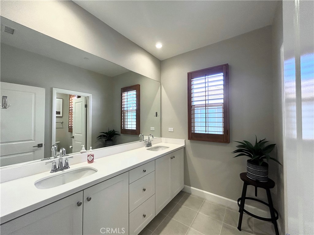 86 Meander Irvine, CA 92620 - Photo 25 of 33
