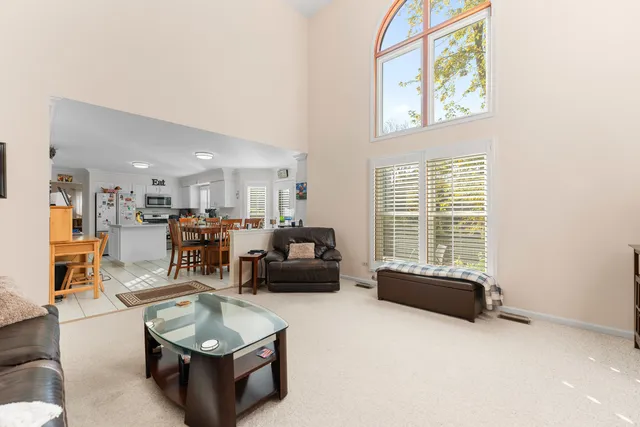 $435,000 | 1080 Wakefield Drive, Elgin, IL 60120