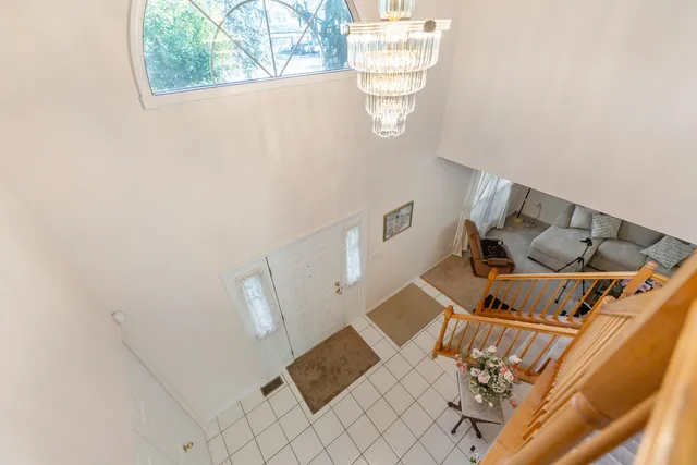 $435,000 | 1080 Wakefield Drive, Elgin, IL 60120