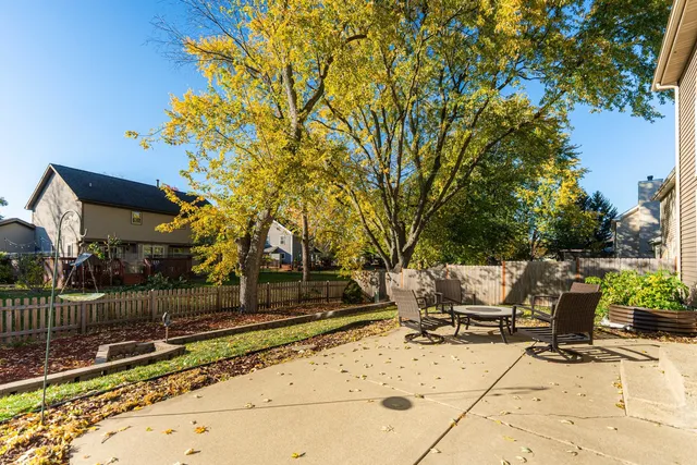 $435,000 | 1080 Wakefield Drive, Elgin, IL 60120