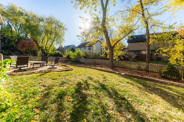 $435,000 | 1080 Wakefield Drive, Elgin, IL 60120