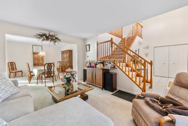 $435,000 | 1080 Wakefield Drive, Elgin, IL 60120