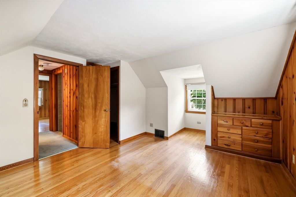 92 Massreco Street Springfield, MA 01109 - Photo 14 of 29