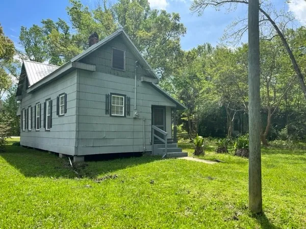 $975 | 1040 Seaboard Avenue, Townsend, GA 31331