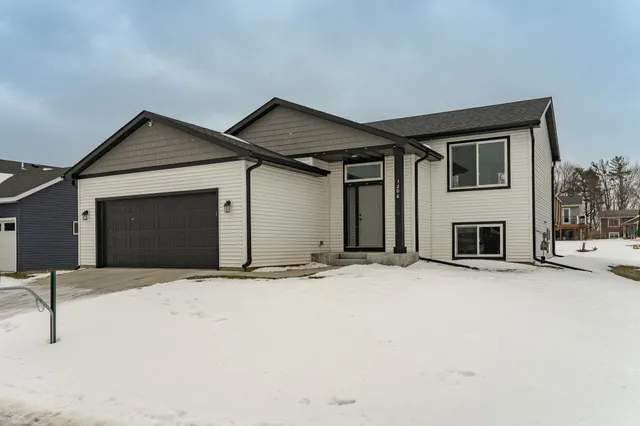 $350,000 | 1206 6th Avenue Southeast, Kasson, MN 55944