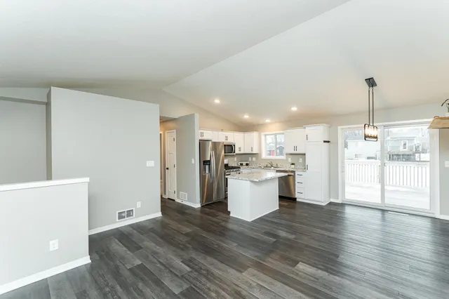 $350,000 | 1206 6th Avenue Southeast, Kasson, MN 55944