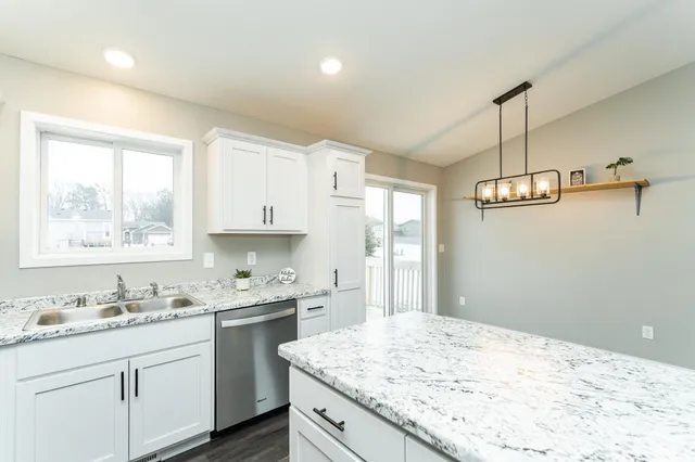 $350,000 | 1206 6th Avenue Southeast, Kasson, MN 55944