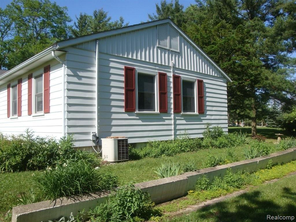 25405 Power Road Farmington, MI 48336 - Photo 24 of 25 DSC05498.JPG