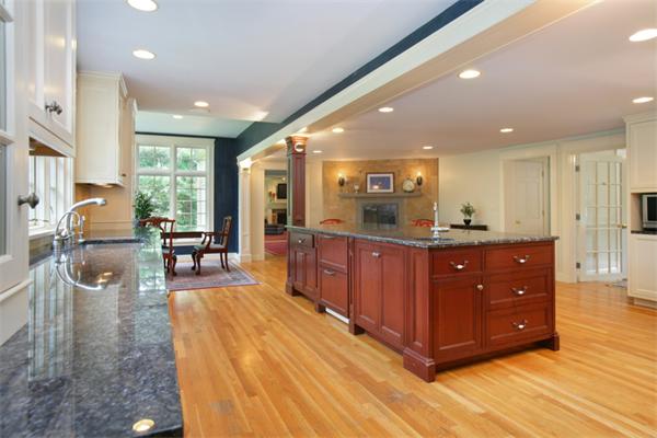 34 Authors Road Concord, MA 01742 - Photo 4 of 9
