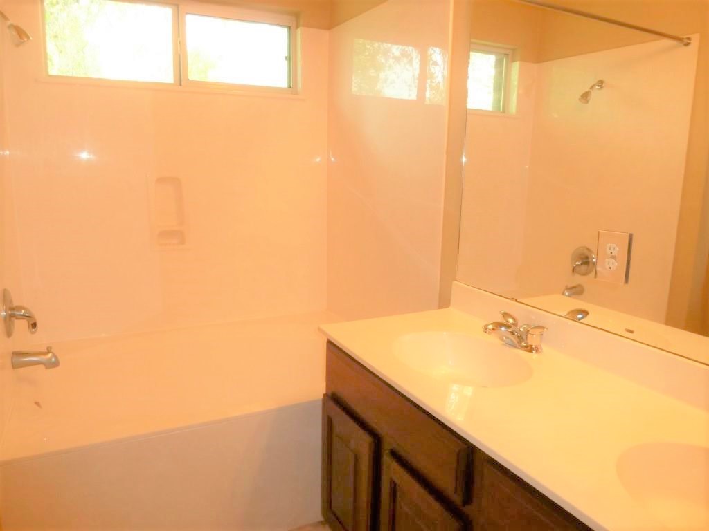 3314 Blue Ridge Drive Round Rock, TX 78681 - Photo 8 of 12 2nd Bathroom