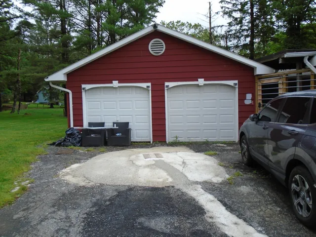 $411,500 | 387 North Shore Drive, Albrightsville, PA 18210