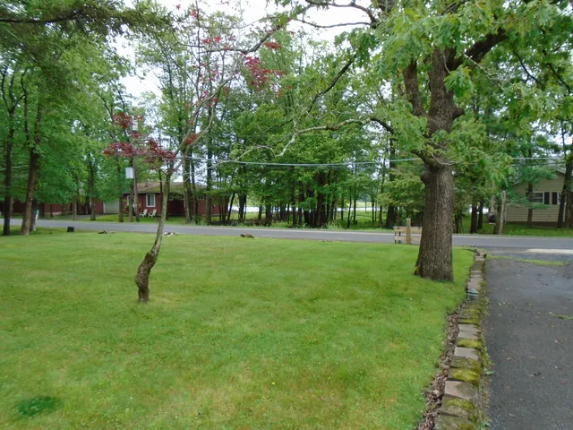 $411,500 | 387 North Shore Drive, Albrightsville, PA 18210