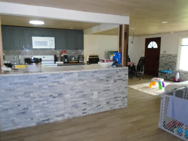 $411,500 | 387 North Shore Drive, Albrightsville, PA 18210