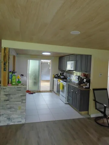 $411,500 | 387 North Shore Drive, Albrightsville, PA 18210