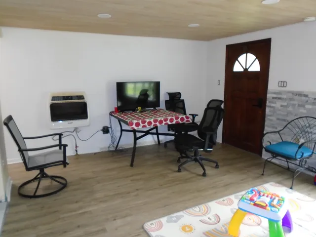 $411,500 | 387 North Shore Drive, Albrightsville, PA 18210