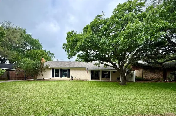 $348,000 | 1206 Mildred Lane, Benbrook, TX 76126