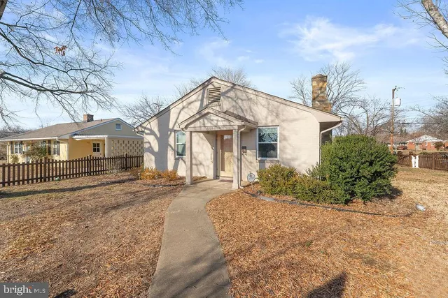 $2,800 | 601 Hanson Avenue, Fredericksburg, VA 22401